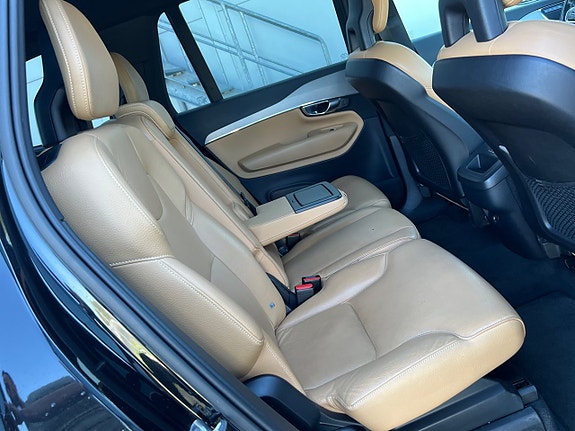Volvo XC90 22 of 30
