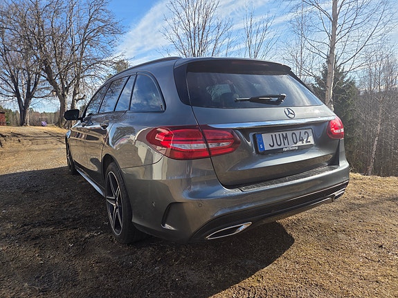 Mercedes-Benz C220 3 of 7