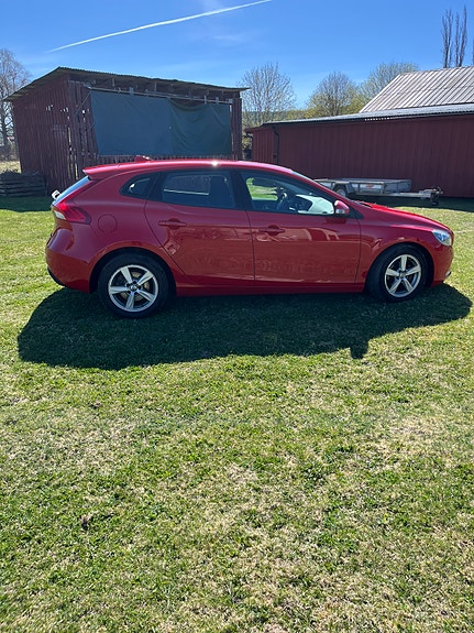 Volvo V40 3 of 7