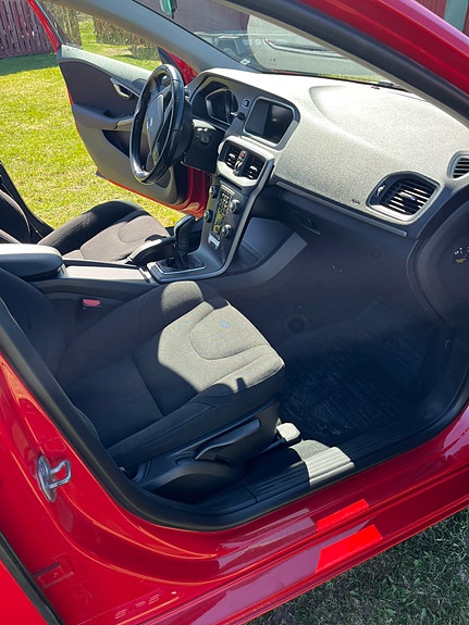 Volvo V40 5 of 7