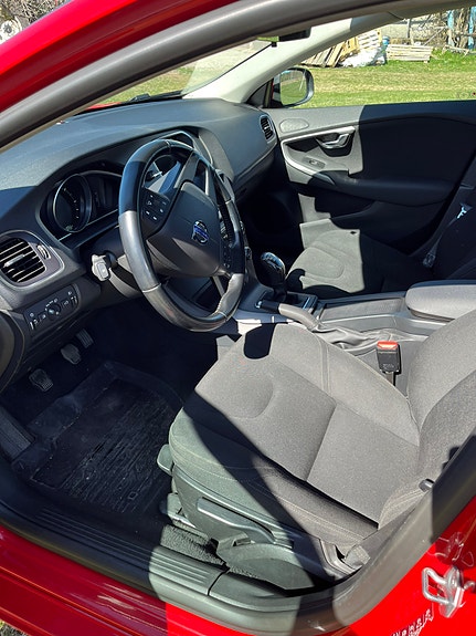 Volvo V40 4 of 7