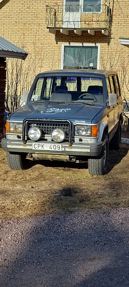 Isuzu Trooper 2 of 5
