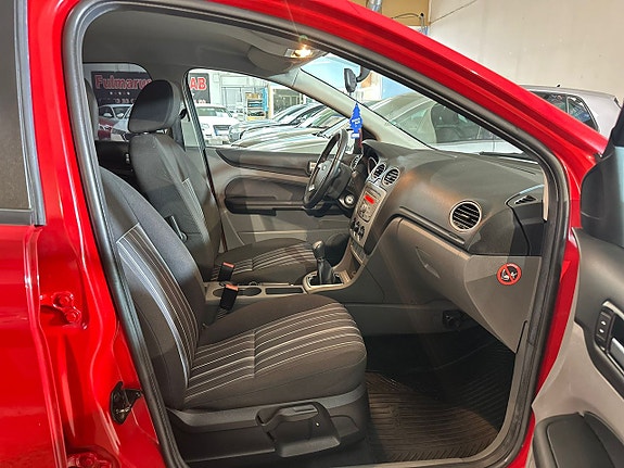 Ford Focus 10 of 14