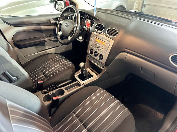 Ford Focus 8 of 14