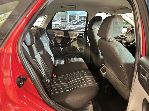 Ford Focus 9 of 14