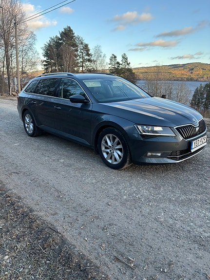 Skoda Superb 3 of 5