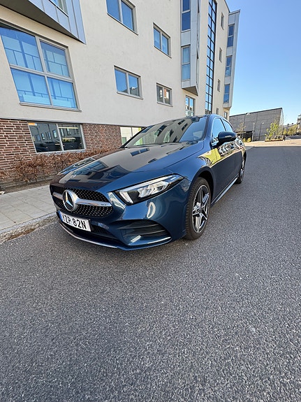 Mercedes-Benz A250 e 3 of 5