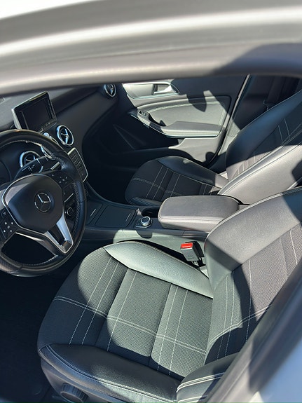 Mercedes-Benz A180 10 of 15