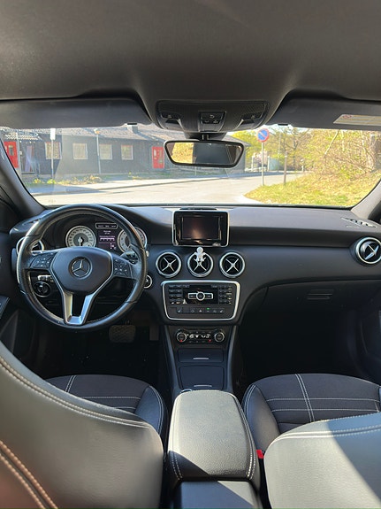 Mercedes-Benz A180 7 of 15