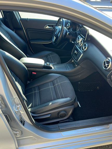 Mercedes-Benz A180 13 of 15