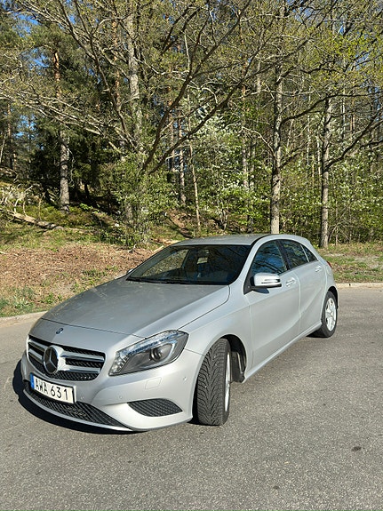 Mercedes-Benz A180 2 of 5