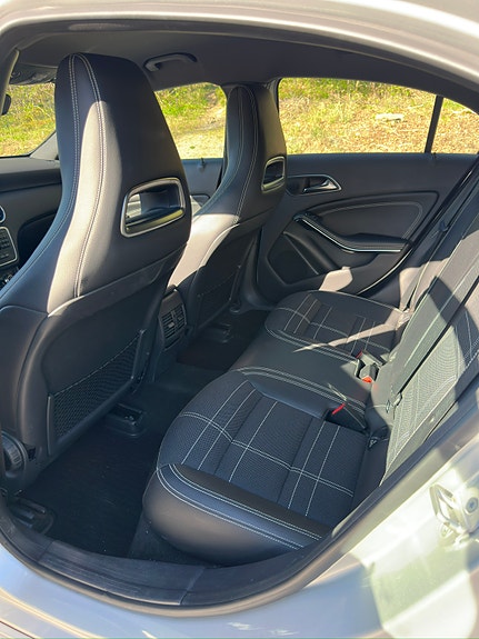 Mercedes-Benz A180 9 of 15