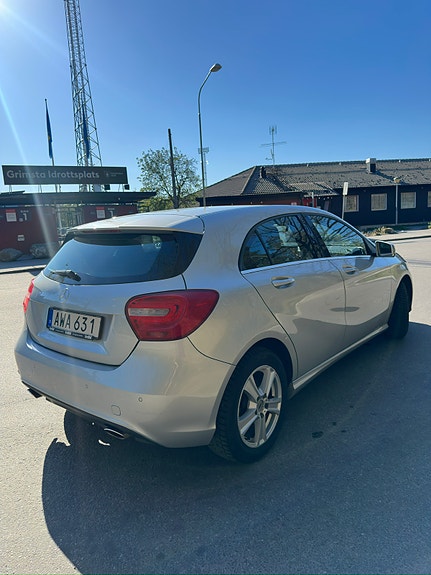 Mercedes-Benz A180 4 of 5