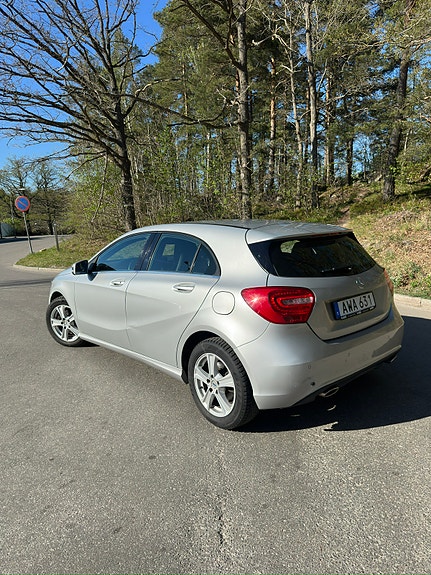 Mercedes-Benz A180 3 of 5
