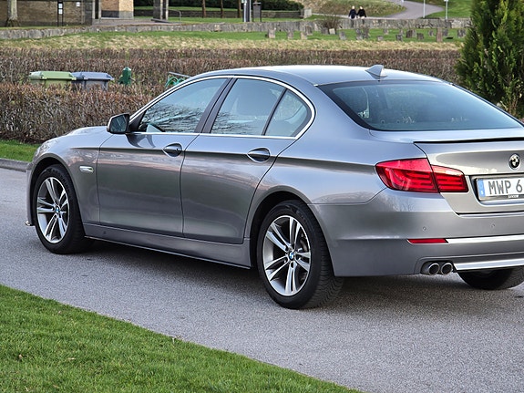 BMW 520d 3 of 5