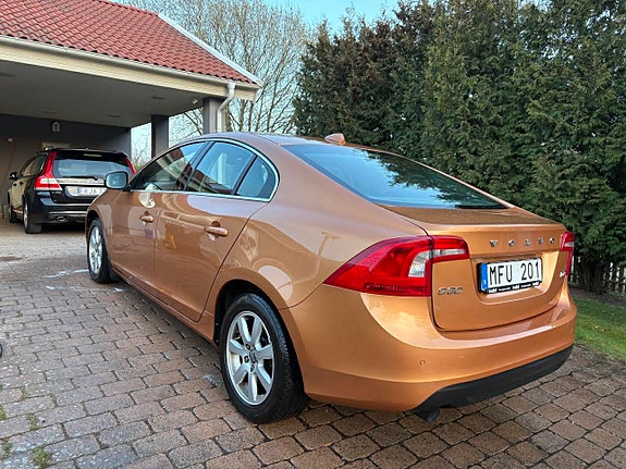 Volvo S60 3 of 5