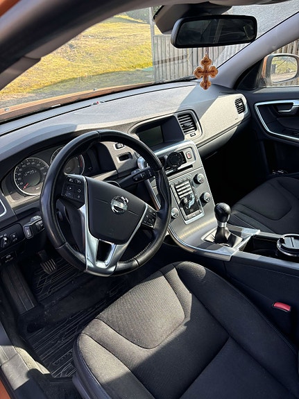 Volvo S60 5 of 5