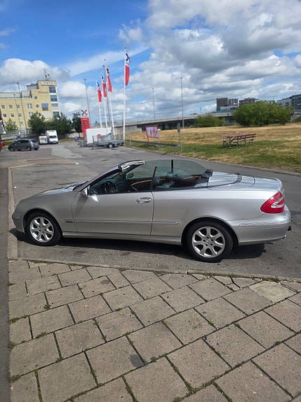Mercedes-Benz CLK240 2 of 12