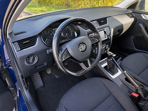 Skoda Octavia 3 of 5