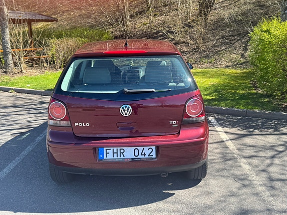 Volkswagen Polo 2 of 5