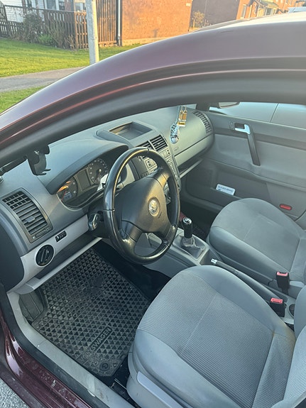 Volkswagen Polo 5 of 5