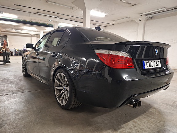 BMW 550i 5 of 5