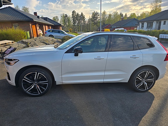 Volvo XC60 2 of 5