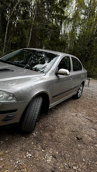 Skoda Octavia 2 of 5