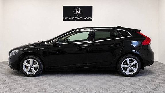 Volvo V40 2 of 5