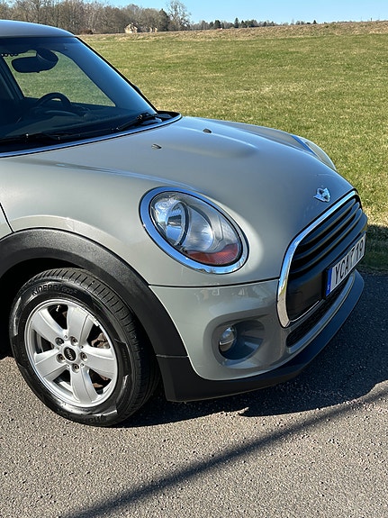 MINI One 4 of 5