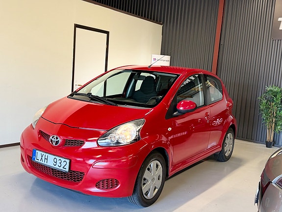 Toyota Aygo 3 of 13
