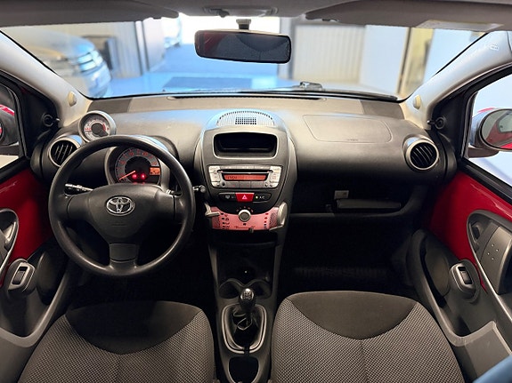 Toyota Aygo 10 of 13