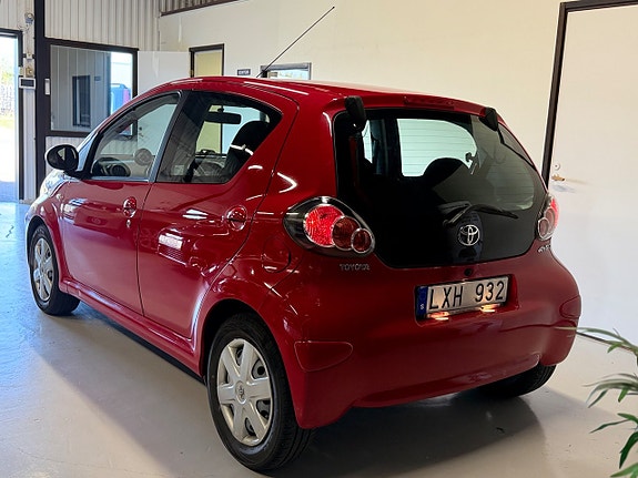 Toyota Aygo 5 of 13