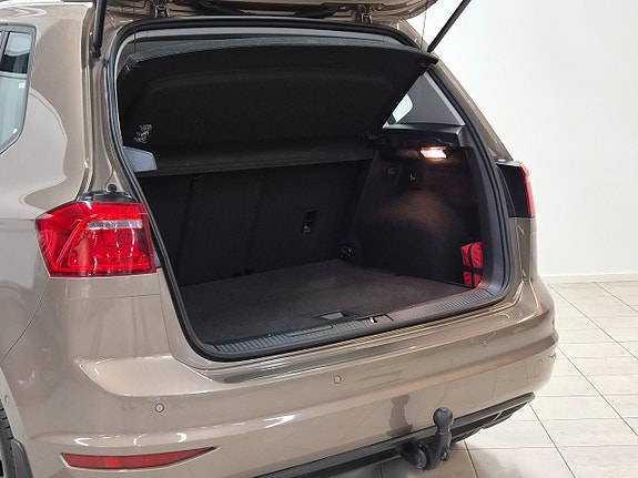 Volkswagen Golf Sportsvan 21 of 23