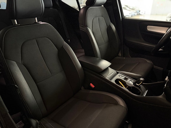 Volvo XC40 17 of 21