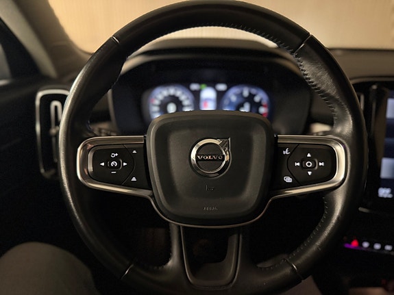 Volvo XC40 18 of 21