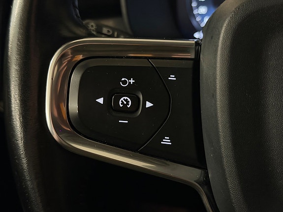 Volvo XC40 19 of 21