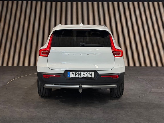 Volvo XC40 5 of 21