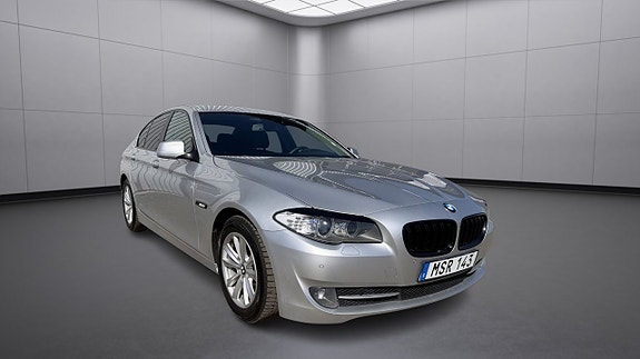 BMW 520d 3 of 5