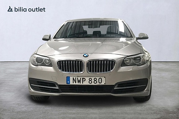BMW 520d 3 of 5