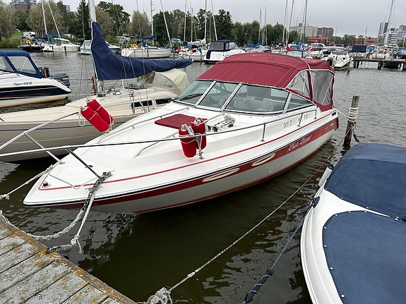 Sea Ray 230 Cuddy Cabin Daycruiser 3 of 10