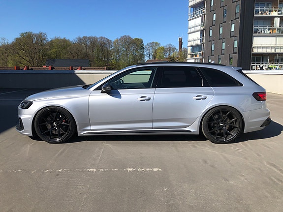 Audi RS4 3 of 5