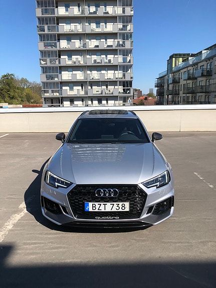 Audi RS4 7 of 10