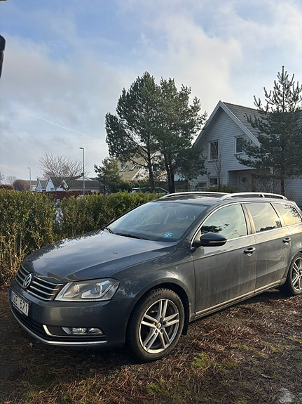 Volkswagen Passat 2 of 5