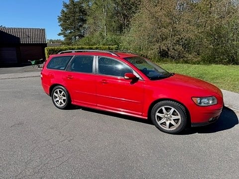 Volvo V50 2 of 5
