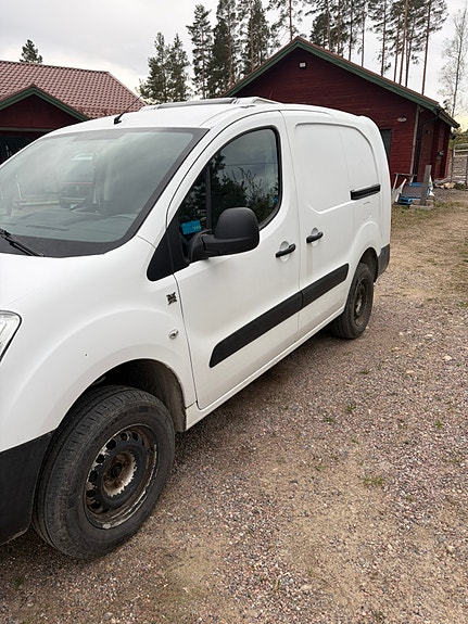Peugeot Partner 3 of 5