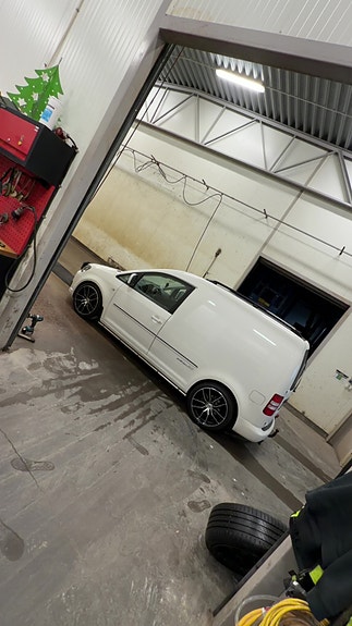 Volkswagen Caddy 3 of 9