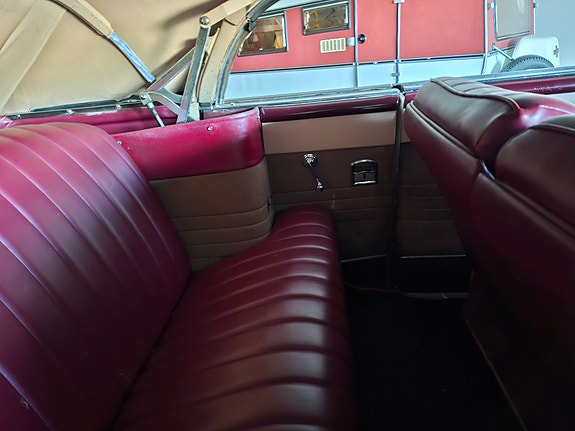 Cadillac Series 62 5 of 6