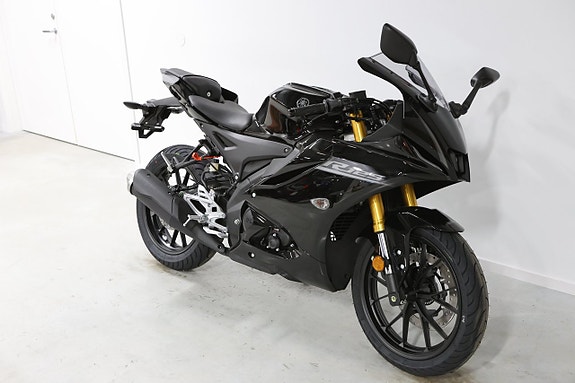 Yamaha YZF-R125 3 of 8