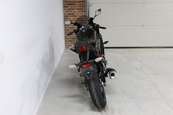 Yamaha YZF-R125 5 of 8